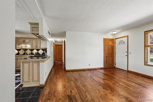 1405 Swarthout Road, Pinckney, MI 48169