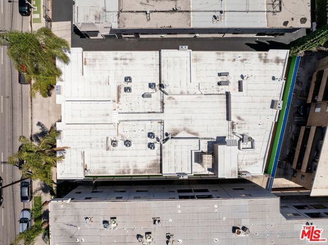 18620 Burbank Boulevard, Tarzana (los Angeles), CA 91356