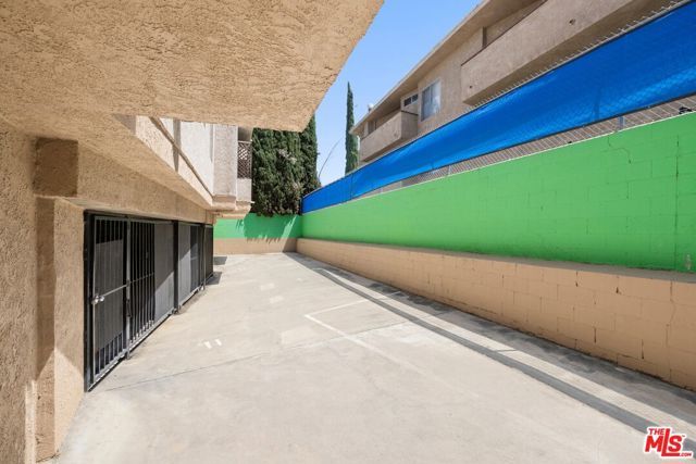 18620 Burbank Boulevard, Tarzana (los Angeles), CA 91356
