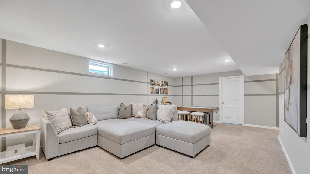 2002 PAPERBACK WAY, York, PA 17408