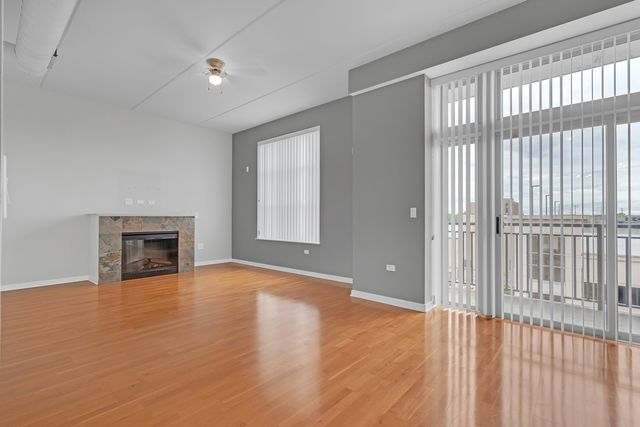 647 Metropolitan Way 508, Des Plaines, IL 60016