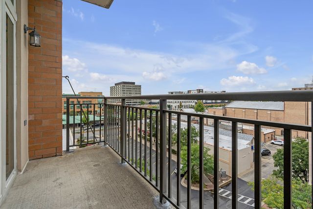 647 Metropolitan Way 508, Des Plaines, IL 60016