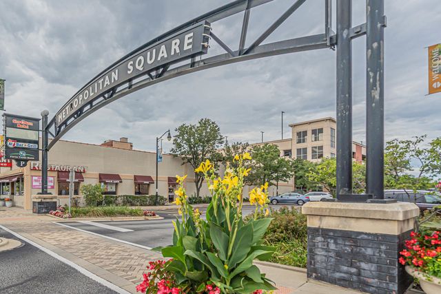647 Metropolitan Way 508, Des Plaines, IL 60016