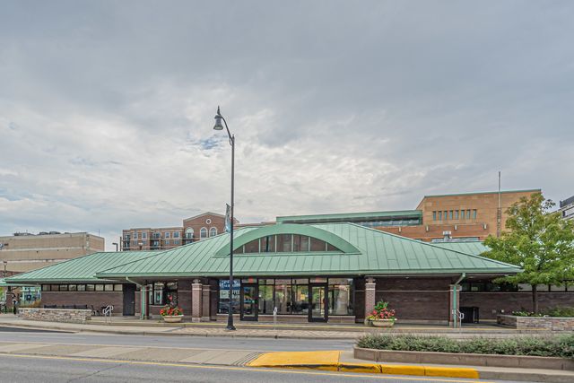 647 Metropolitan Way 508, Des Plaines, IL 60016