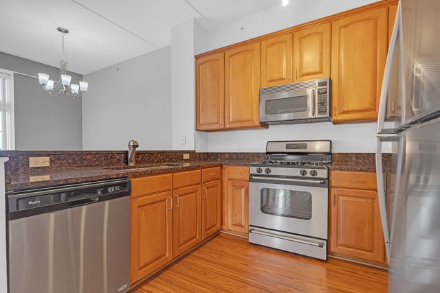 647 Metropolitan Way 508, Des Plaines, IL 60016