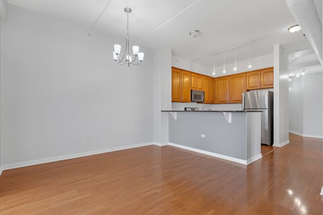 647 Metropolitan Way 508, Des Plaines, IL 60016
