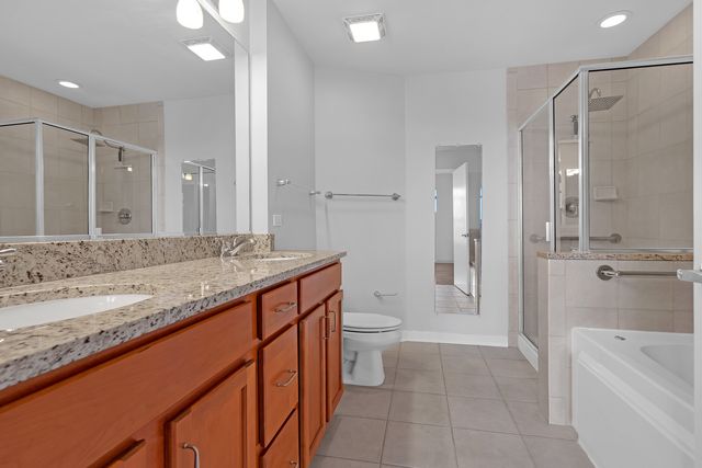 647 Metropolitan Way 508, Des Plaines, IL 60016