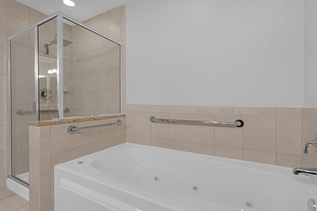 647 Metropolitan Way 508, Des Plaines, IL 60016