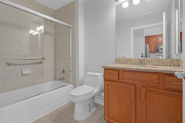 647 Metropolitan Way 508, Des Plaines, IL 60016