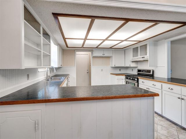 509 Old English Road, Edmond, OK 73003