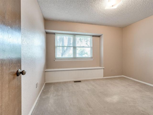 509 Old English Road, Edmond, OK 73003