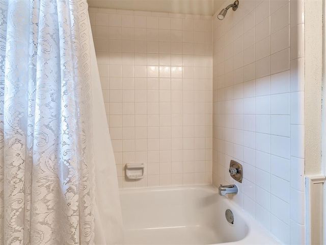 509 Old English Road, Edmond, OK 73003
