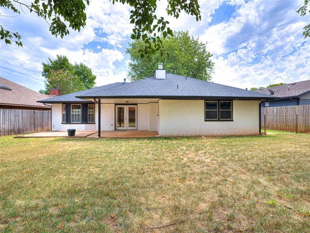 509 Old English Road, Edmond, OK 73003