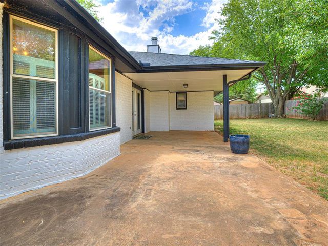 509 Old English Road, Edmond, OK 73003