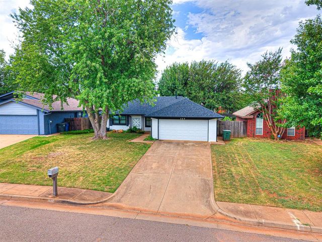 509 Old English Road, Edmond, OK 73003