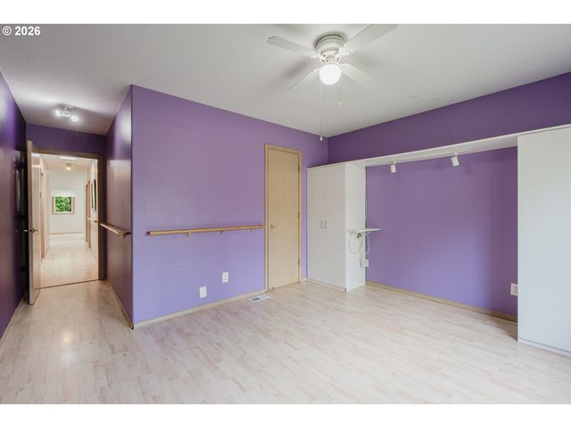 6504 Ne CHESTNUT St, Hillsboro, OR 97124