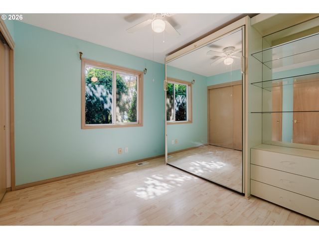 6504 Ne CHESTNUT St, Hillsboro, OR 97124