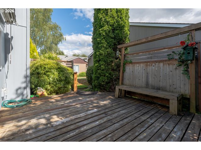6504 Ne CHESTNUT St, Hillsboro, OR 97124