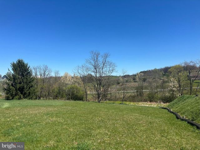 1669 GREENSIDE CT, Chambersburg, PA 17202