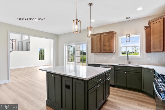 1669 GREENSIDE CT, Chambersburg, PA 17202