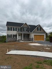 1669 GREENSIDE CT, Chambersburg, PA 17202