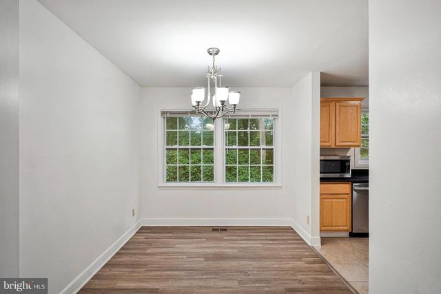 14707 BENTLEY SQ, Centreville, VA 20120