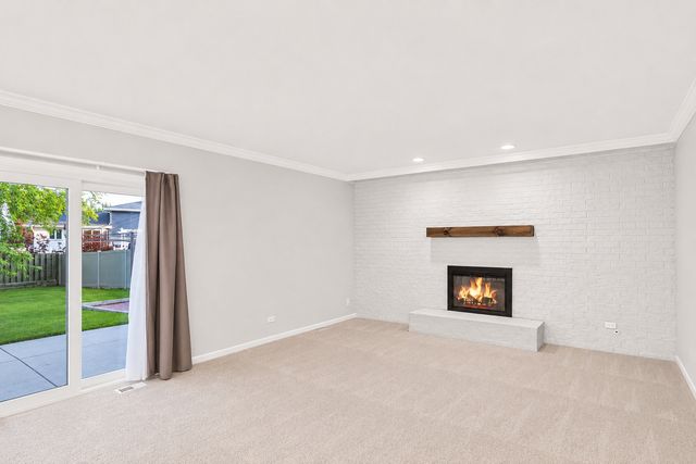 1441 W AUTUMN Trail, Addison, IL 60101