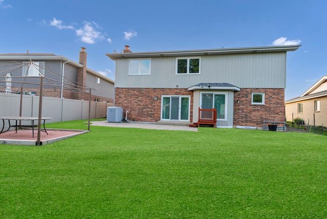 1441 W AUTUMN Trail, Addison, IL 60101