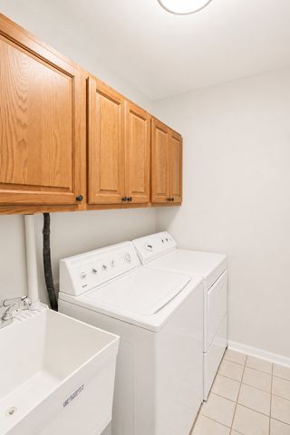 1441 W AUTUMN Trail, Addison, IL 60101