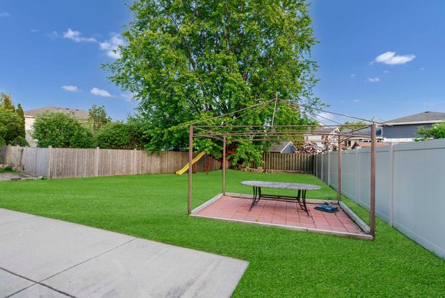 1441 W AUTUMN Trail, Addison, IL 60101