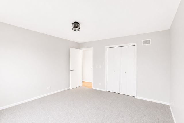 1441 W AUTUMN Trail, Addison, IL 60101