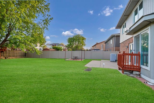 1441 W AUTUMN Trail, Addison, IL 60101