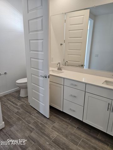 8254 E PRAIRIE Avenue, Mesa, AZ 85212