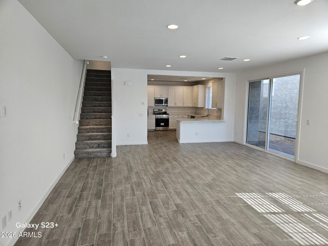 8254 E PRAIRIE Avenue, Mesa, AZ 85212