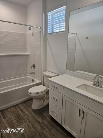 8254 E PRAIRIE Avenue, Mesa, AZ 85212