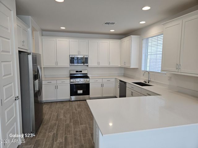 8254 E PRAIRIE Avenue, Mesa, AZ 85212