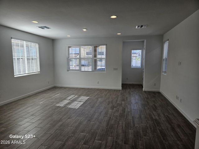 8254 E PRAIRIE Avenue, Mesa, AZ 85212