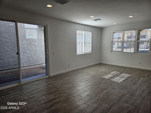 8254 E PRAIRIE Avenue, Mesa, AZ 85212