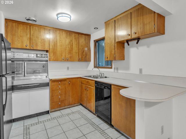 1749 THOMPSON Rd, Woodburn, OR 97071