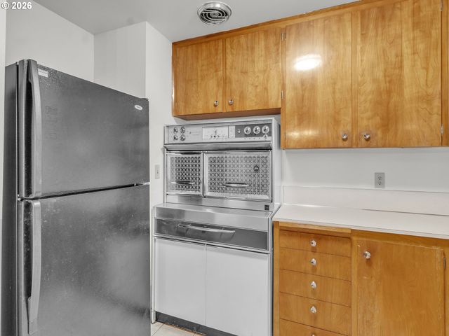 1749 THOMPSON Rd, Woodburn, OR 97071