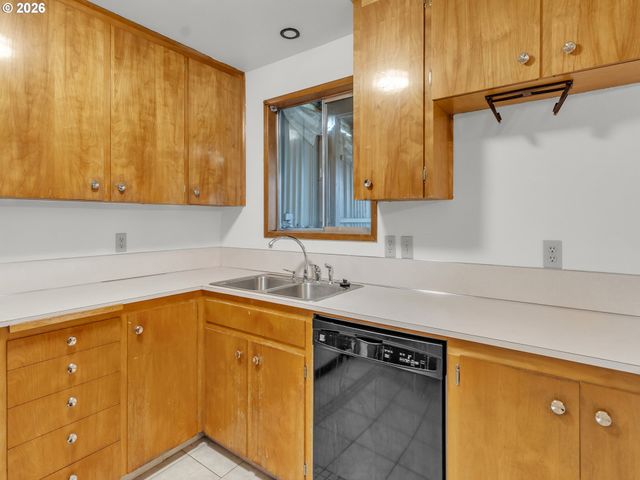 1749 THOMPSON Rd, Woodburn, OR 97071