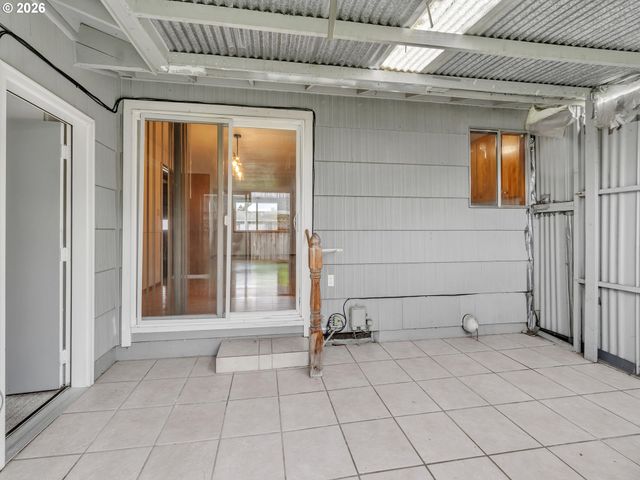 1749 THOMPSON Rd, Woodburn, OR 97071