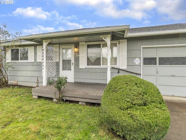 1749 THOMPSON Rd, Woodburn, OR 97071