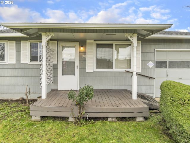 1749 THOMPSON Rd, Woodburn, OR 97071