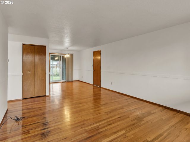 1749 THOMPSON Rd, Woodburn, OR 97071