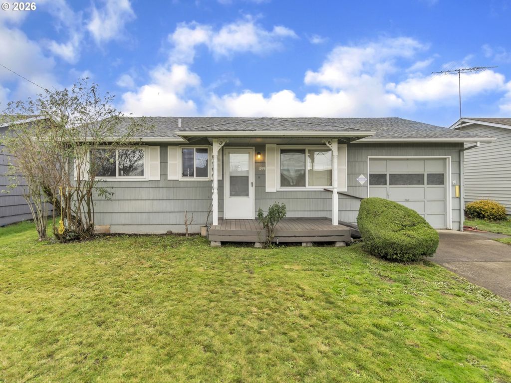 1749 THOMPSON Rd, Woodburn, OR 97071