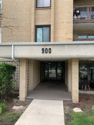 900 S River Road 4A, Des Plaines, IL 60016