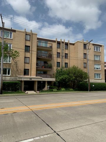900 S River Road 4A, Des Plaines, IL 60016