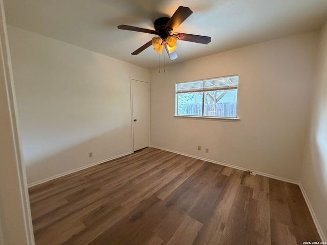 7643 Chatsworth, San Antonio, TX 78250