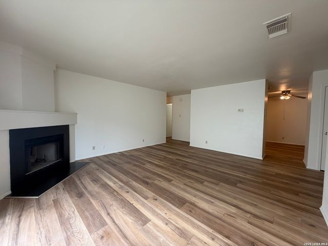 7643 Chatsworth, San Antonio, TX 78250